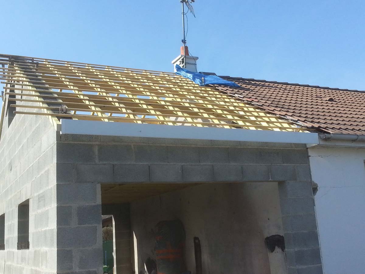 Garage avec étage - en cours de construction Garage avec étage